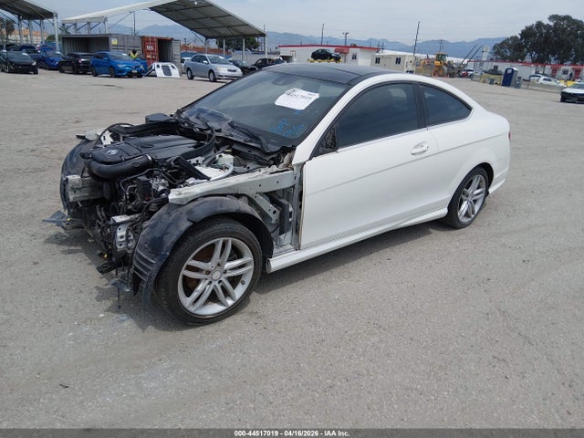 2012 Mercedes-benz C 250 მანქანა იყიდება აუქციონზე, vin: WDDGJ4HB5CF771439, აუქციონის ნომერი: 44517019