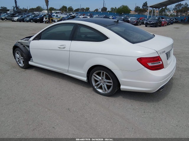 2012 Mercedes-benz C 250 მანქანა იყიდება აუქციონზე, vin: WDDGJ4HB5CF771439, აუქციონის ნომერი: 44517019