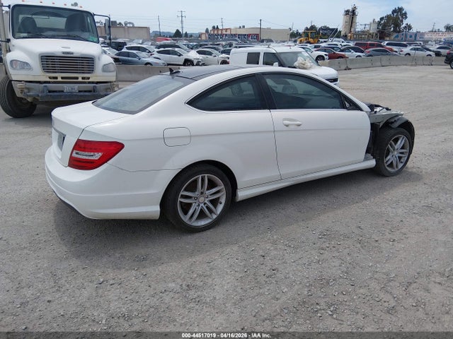 2012 Mercedes-benz C 250 მანქანა იყიდება აუქციონზე, vin: WDDGJ4HB5CF771439, აუქციონის ნომერი: 44517019