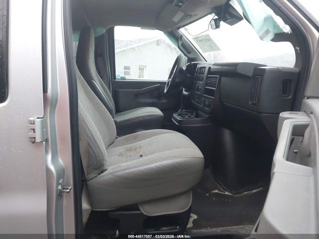 44517057 :رقم المزاد ، 1GJZ7PFPXN1204802 vin ، 2022 Gmc Savana Passenger Rwd 3500 Extended Wheelbase Lt مزاد بيع