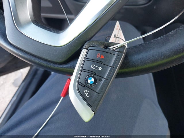 44517061 :رقم المزاد ، 5UXTR7C5XKLF37402 vin ، 2019 Bmw X3 Sdrive30i مزاد بيع