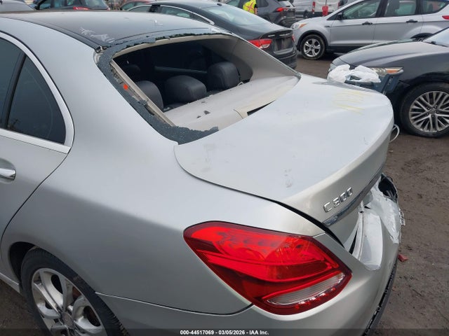 2015 Mercedes-benz C 300 მანქანა იყიდება აუქციონზე, vin: 55SWF4JB5FU064253, აუქციონის ნომერი: 44517069