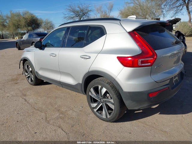 YV4L12UX5P2104377 Volvo Xc40 B5 Ultimate Dark Theme