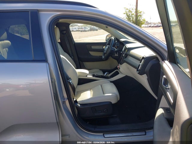 YV4L12UX5P2104377 Volvo Xc40 B5 Ultimate Dark Theme