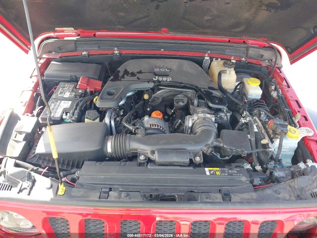 1C4HJXDG8JW127965 Jeep Wrangler Unlimited Sport S 4x4