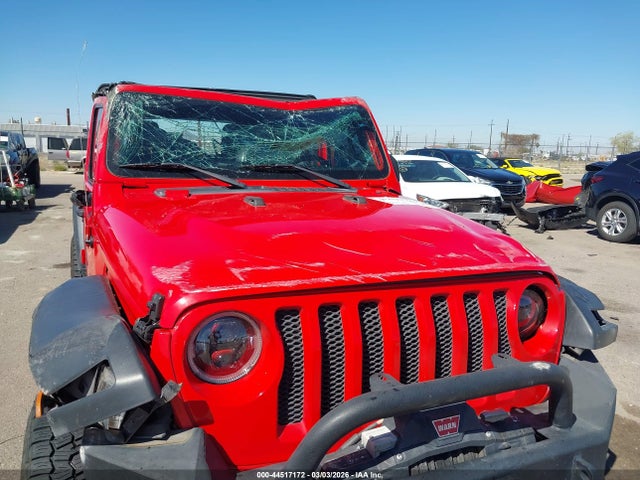 1C4HJXDG8JW127965 Jeep Wrangler Unlimited Sport S 4x4