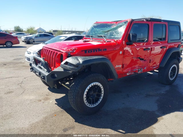 1C4HJXDG8JW127965 Jeep Wrangler Unlimited Sport S 4x4
