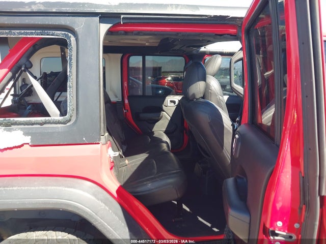 1C4HJXDG8JW127965 Jeep Wrangler Unlimited Sport S 4x4