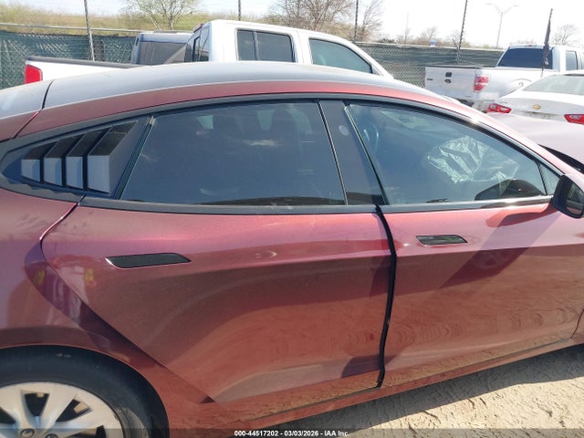 44517202 :رقم المزاد ، 5YJSA1E10HF197147 vin ، 2017 Tesla Model S 60/75 مزاد بيع