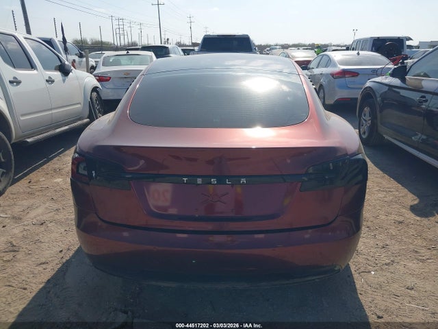 44517202 :رقم المزاد ، 5YJSA1E10HF197147 vin ، 2017 Tesla Model S 60/75 مزاد بيع