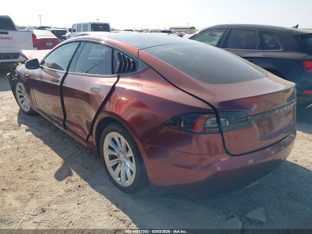 44517202 :رقم المزاد ، 5YJSA1E10HF197147 vin ، 2017 Tesla Model S 60/75 مزاد بيع