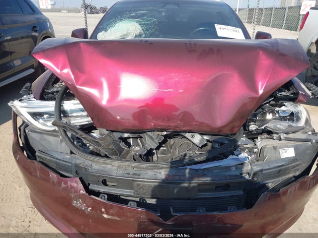 44517202 :رقم المزاد ، 5YJSA1E10HF197147 vin ، 2017 Tesla Model S 60/75 مزاد بيع