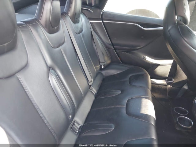 44517202 :رقم المزاد ، 5YJSA1E10HF197147 vin ، 2017 Tesla Model S 60/75 مزاد بيع