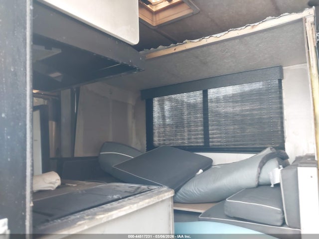 Продажа на аукционе авто 2022 Salem Fsx, vin: 5ZT2SMGC3NN800665, номер лота: 44517231