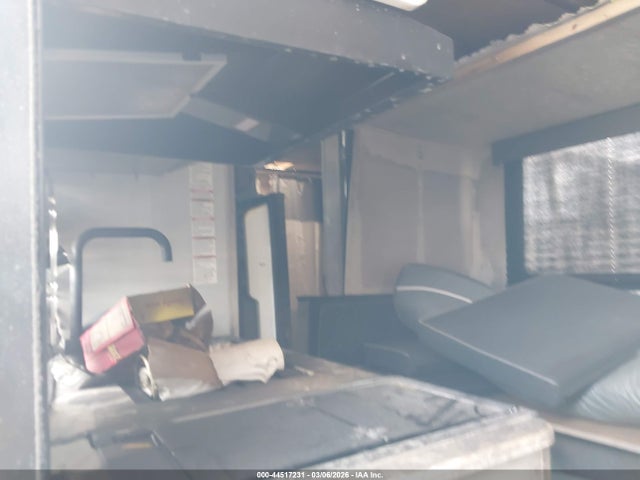 Продажа на аукционе авто 2022 Salem Fsx, vin: 5ZT2SMGC3NN800665, номер лота: 44517231