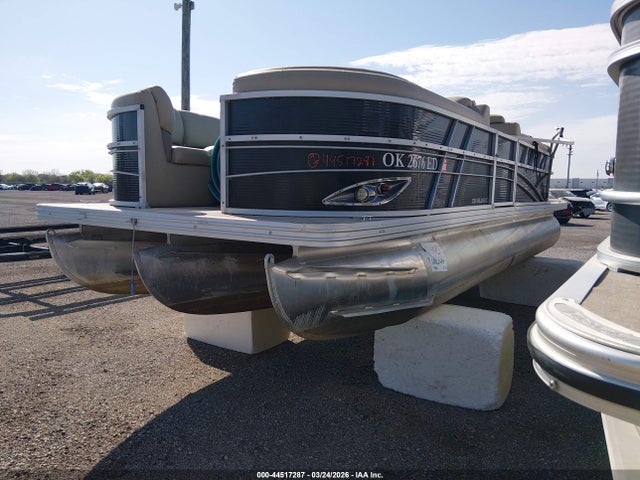 Silver Wave Pontoon 2017 PWV14567D717 Image 2