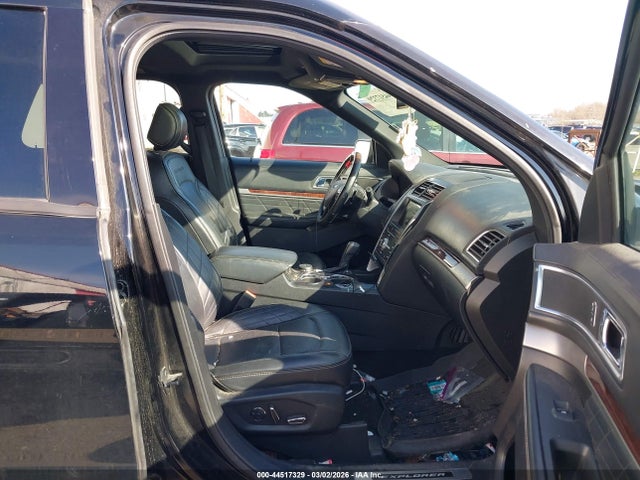 1FM5K8HT8HGC21504 Ford Explorer Platinum