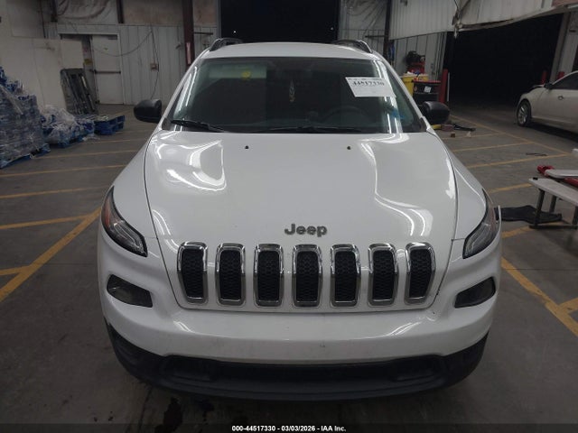 1C4PJMAB1GW156333 Jeep Cherokee Sport