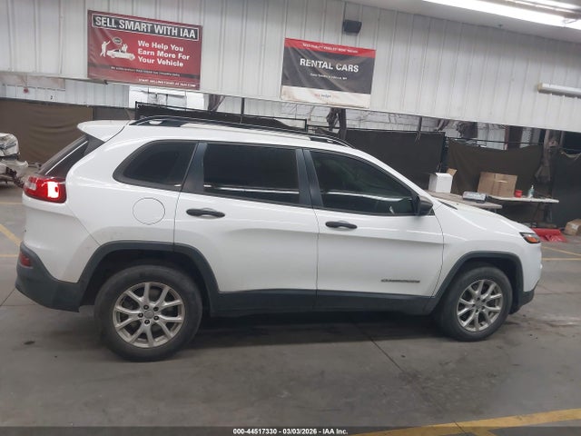 1C4PJMAB1GW156333 Jeep Cherokee Sport