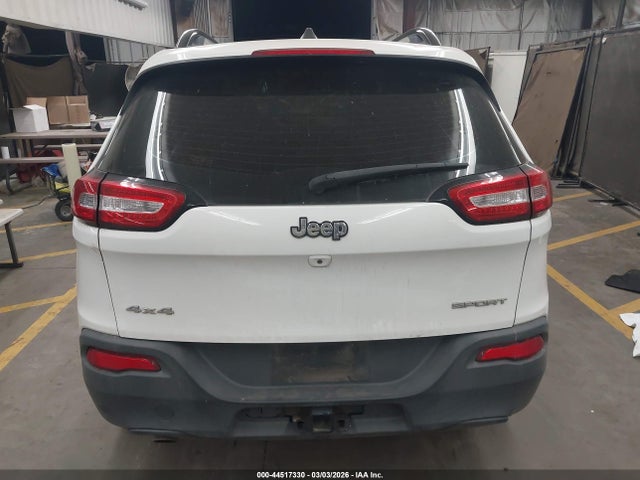 1C4PJMAB1GW156333 Jeep Cherokee Sport