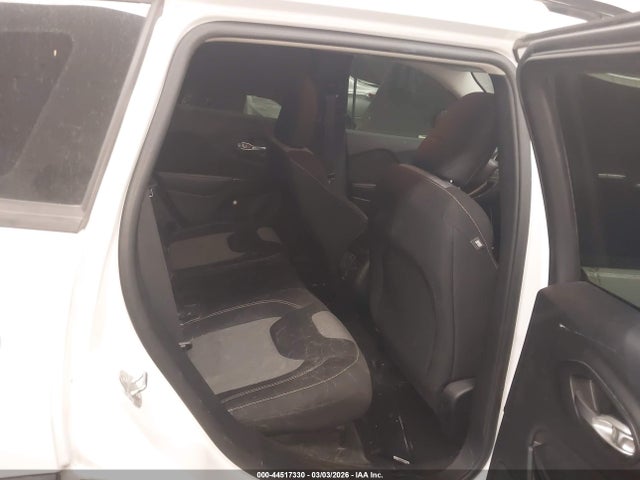 1C4PJMAB1GW156333 Jeep Cherokee Sport