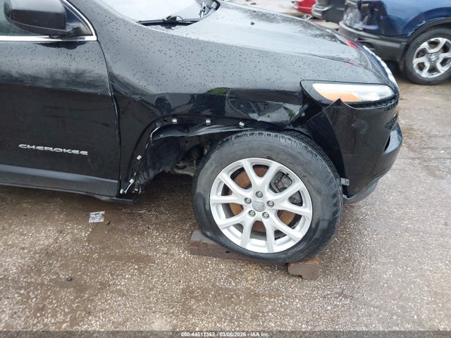 Продажа на аукционе авто 2018 Jeep Cherokee Latitude Fwd, vin: 1C4PJLCB4JD587341, номер лота: 44517362
