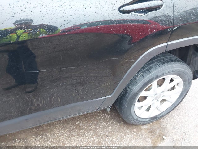 Продажа на аукционе авто 2018 Jeep Cherokee Latitude Fwd, vin: 1C4PJLCB4JD587341, номер лота: 44517362