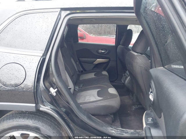 Продажа на аукционе авто 2018 Jeep Cherokee Latitude Fwd, vin: 1C4PJLCB4JD587341, номер лота: 44517362