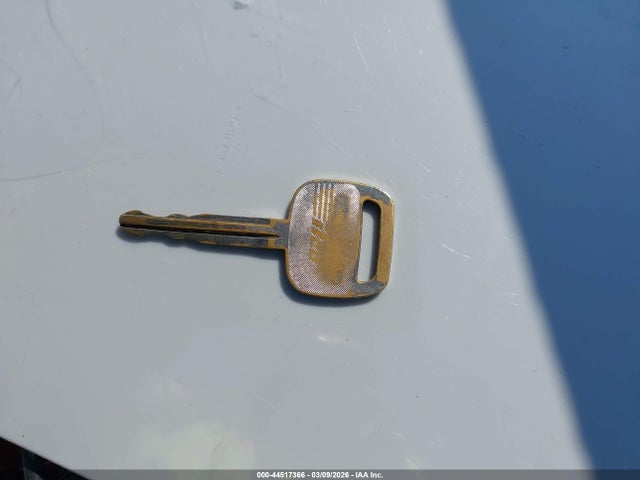 44517366 :رقم المزاد ، 1NXBR12E1YZ326094 vin ، 2000 Toyota Corolla Le مزاد بيع