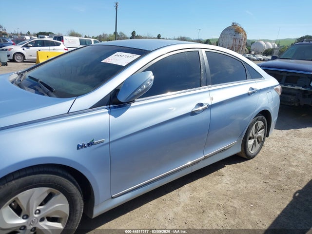 Hyundai SONATA HYBRID 2014 KMHEC4A49EA116414 Image 14
