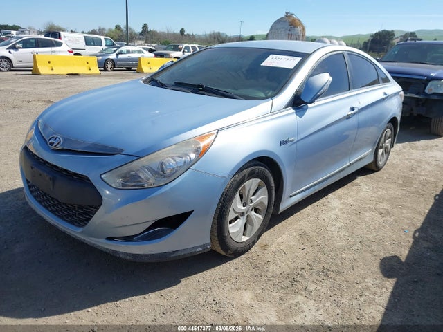 Hyundai SONATA HYBRID 2014 KMHEC4A49EA116414 Image 2