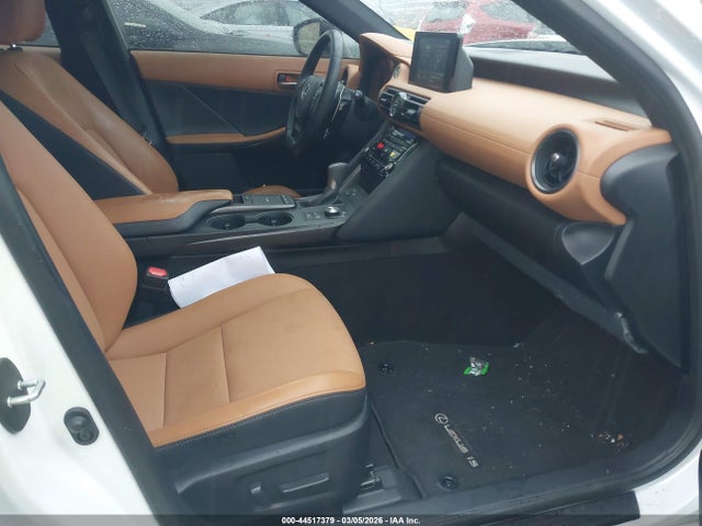 44517379 :رقم المزاد ، JTHCA1D28R5129727 vin ، 2024 Lexus Is 300 مزاد بيع