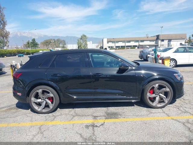 44517403 :رقم المزاد ، WA16CBGE7RB035127 vin ، 2024 Audi Sq8 E-tron Prestige Quattro مزاد بيع