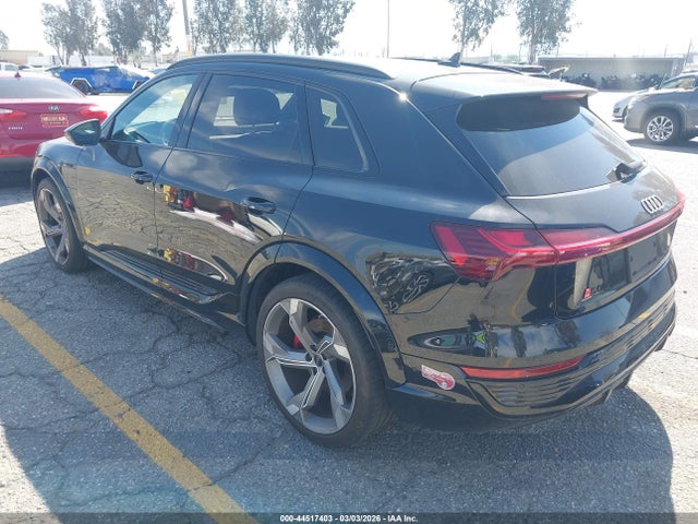 2024 AUDI SQ8 E-TRON WA16CBGE7RB035127 Photo 2