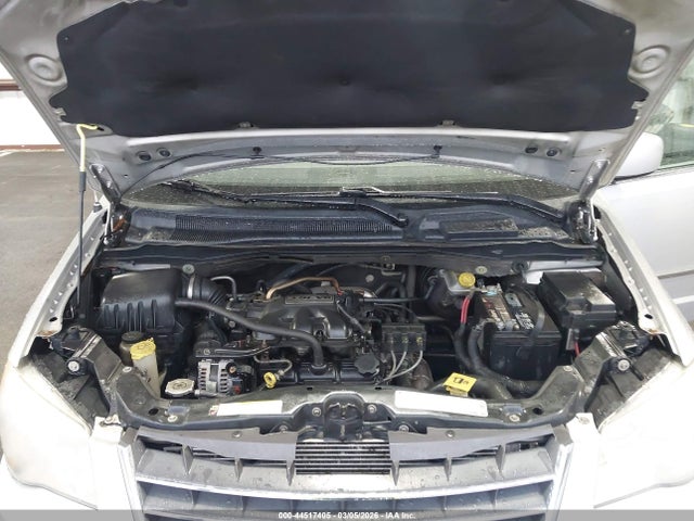 2010 Chrysler Town & Country Touring მანქანა იყიდება აუქციონზე, vin: 2A4RR5D1XAR300823, აუქციონის ნომერი: 44517405