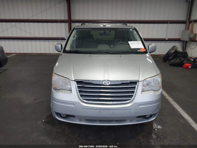 2010 Chrysler Town & Country Touring მანქანა იყიდება აუქციონზე, vin: 2A4RR5D1XAR300823, აუქციონის ნომერი: 44517405