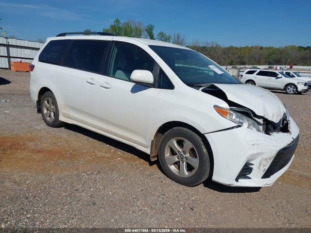 2018 TOYOTA SIENNA 5TDKZ3DC4JS956715