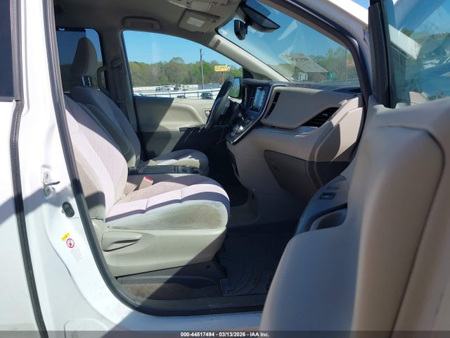 2018 TOYOTA SIENNA 5TDKZ3DC4JS956715 Photo 4
