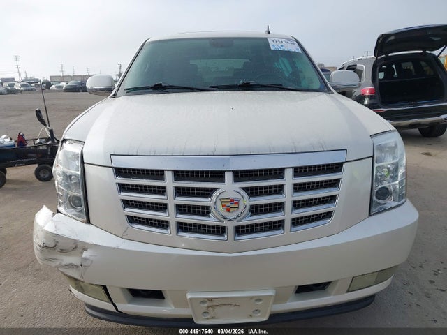 2008 Cadillac Escalade Standard მანქანა იყიდება აუქციონზე, vin: 1GYEC63888R223602, აუქციონის ნომერი: 44517540