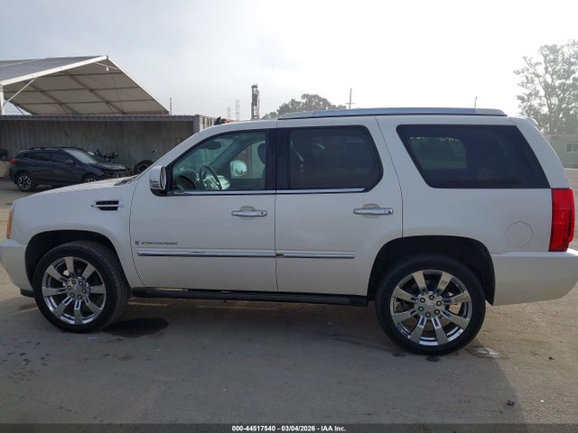 2008 Cadillac Escalade Standard მანქანა იყიდება აუქციონზე, vin: 1GYEC63888R223602, აუქციონის ნომერი: 44517540