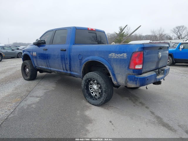 2017 RAM 2500 3C6UR5DL8HG648466 Photo 2