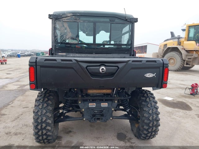 3JBUVAX45SK002228 Can-Am Defender