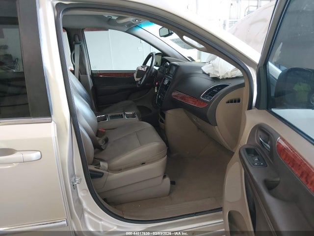 Продажа на аукционе авто 2015 Chrysler Town & Country Touring, vin: 2C4RC1BG1FR545797, номер лота: 44517630