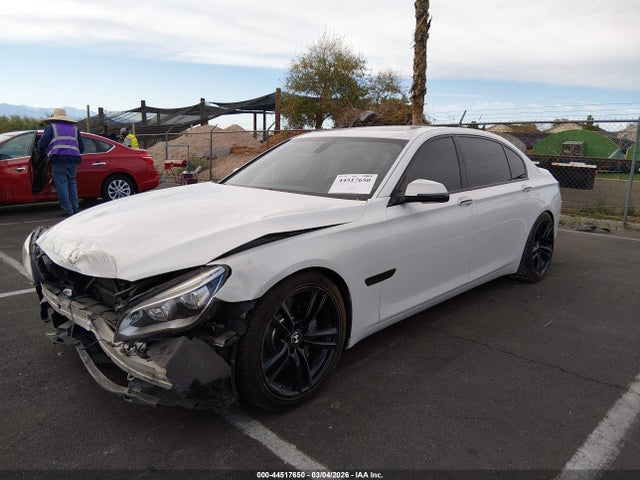 2013 Bmw 750li მანქანა იყიდება აუქციონზე, vin: WBAYE8C53DD133132, აუქციონის ნომერი: 44517650