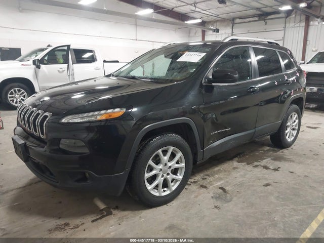 2015 Jeep Cherokee Latitude მანქანა იყიდება აუქციონზე, vin: 1C4PJMCBXFW648905, აუქციონის ნომერი: 44517718