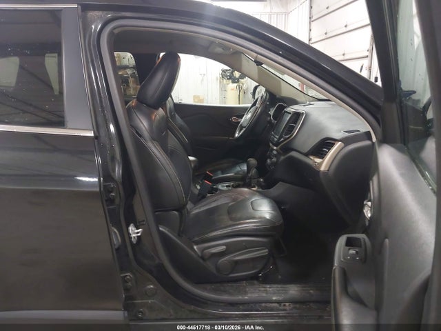 2015 Jeep Cherokee Latitude მანქანა იყიდება აუქციონზე, vin: 1C4PJMCBXFW648905, აუქციონის ნომერი: 44517718