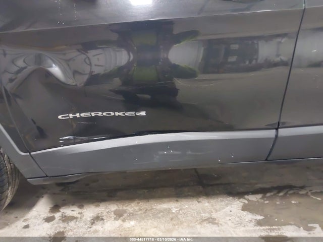 2015 Jeep Cherokee Latitude მანქანა იყიდება აუქციონზე, vin: 1C4PJMCBXFW648905, აუქციონის ნომერი: 44517718