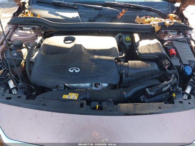 SJKCH5CR1JA053117 Infiniti Qx30 Premium