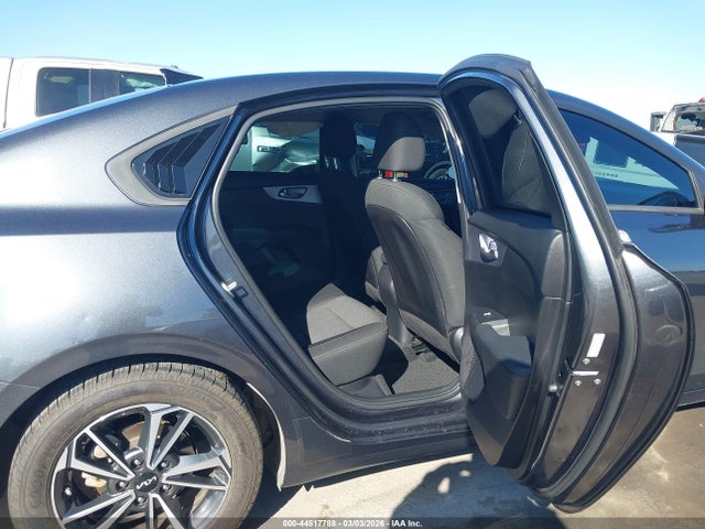 3KPF24AD9NE427852 KIA Forte Lxs
