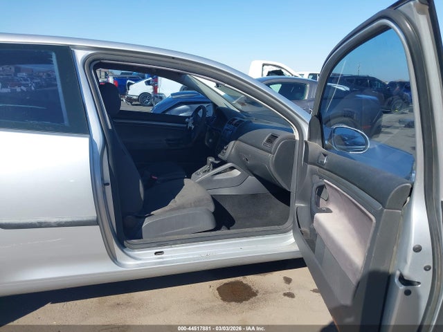 44517881 :رقم المزاد ، WVWBB71K38W239577 vin ، 2008 Volkswagen Rabbit S مزاد بيع